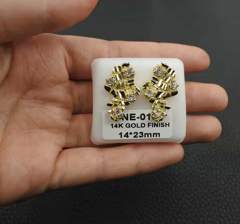 Stud Earrings 14K Gold